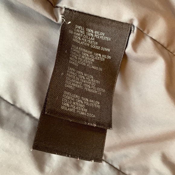 NorthFace Dowm Vest - Picture 9 of 11